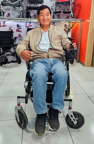Jorge mejoró su vida con nuestra silla de ruedas eléctrica Discovery